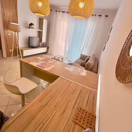 The Oasis Seaview Влёра